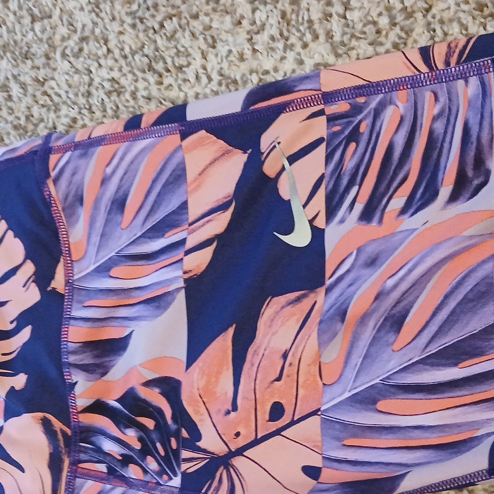 Nike Women's Dri-FIT Printed Cropped Full Length Leggings - Picture 2 of 11